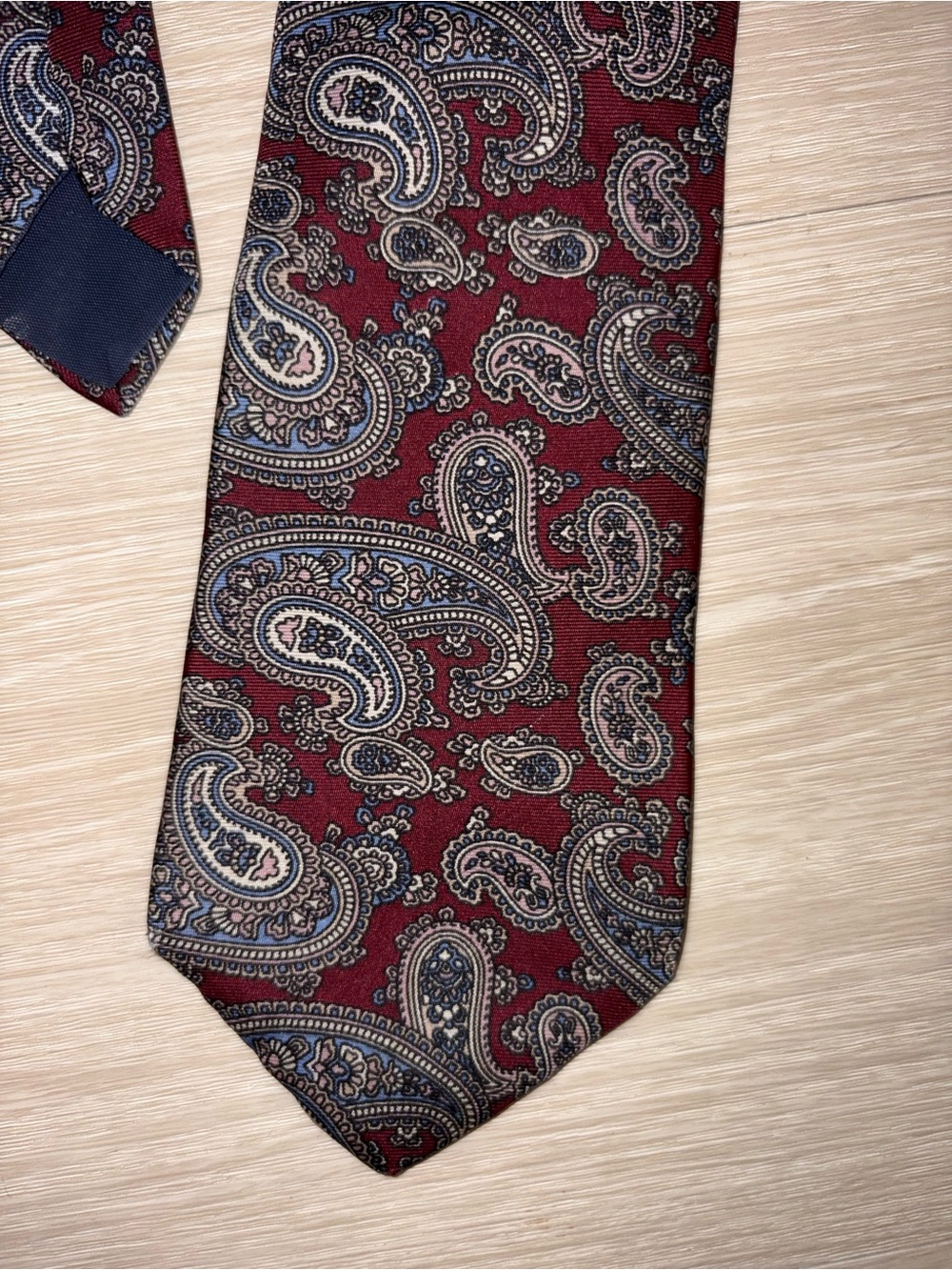 100% SILK Paisley Pattern Burgundy Men's Tie